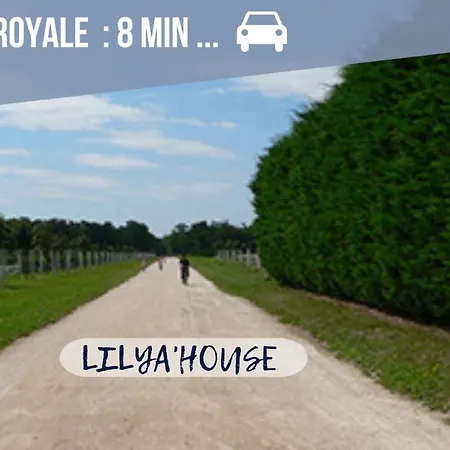 Lilya House דירה